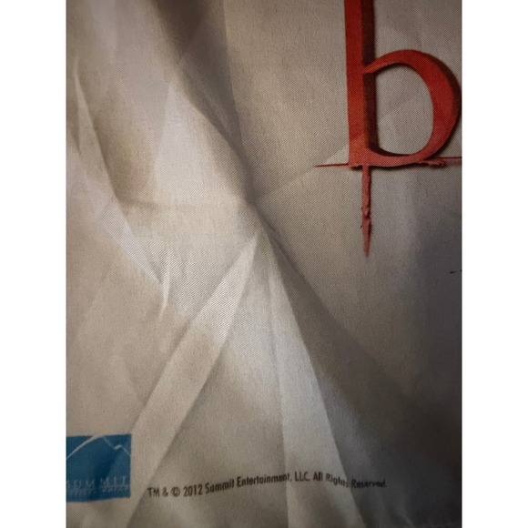 Twilight Saga Breaking Dawn Part 1 Movie Poster Tapestry Bella Edward Wedding - Picture 3 of 4